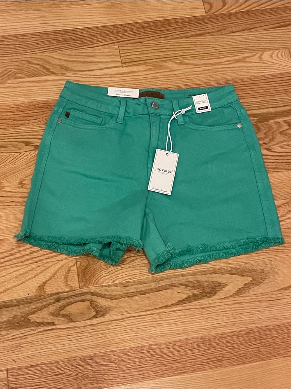 NWT Judy Blue Aquamarine Mid Rise Shorts